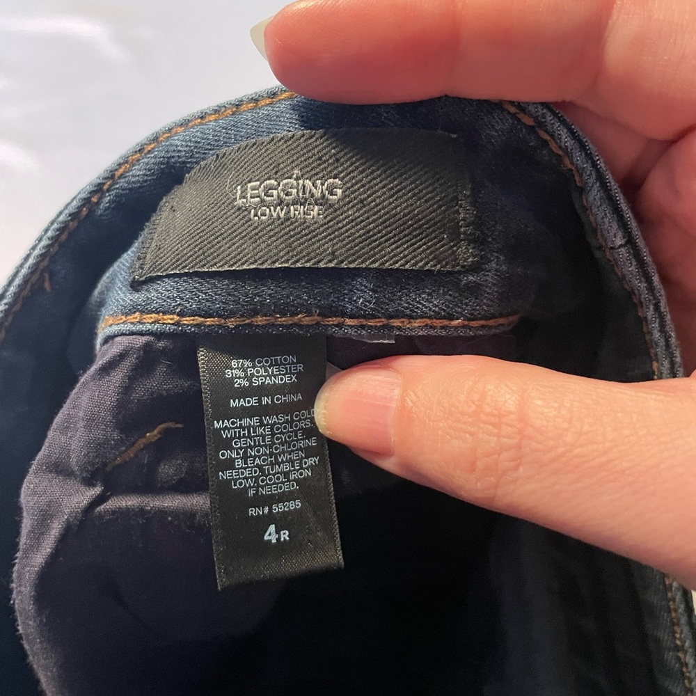 Low Rise Jeans - Picture 5 of 5